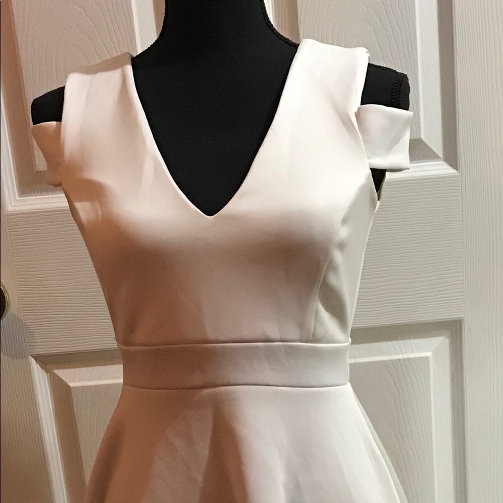 Dress - Picture 2 of 6